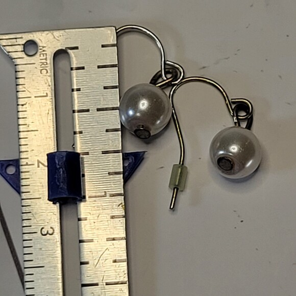 Pearl imitation round drop earrings - Picture 5 of 6